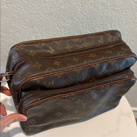 Louis Vuitton Vintage Monogram Crossbody Bag Leather with COA - Picture 5 of 16